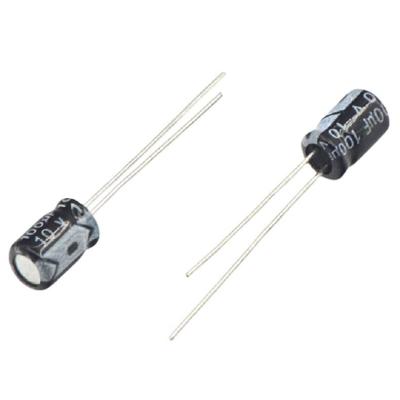 中国 元の10V/100UF 5x7mm 160V/100UF 13x25mm アルミニウム電解コンデンサ 販売のため