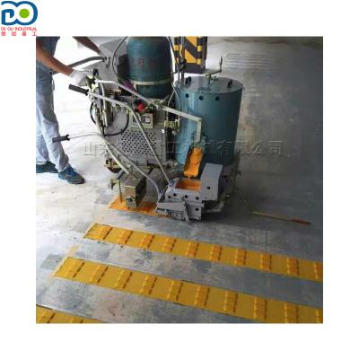 China Easy To Operate 2-7mm Road Construction Raised Marking Machine Economic Price Raised Road Ramp Marking Machine for sale