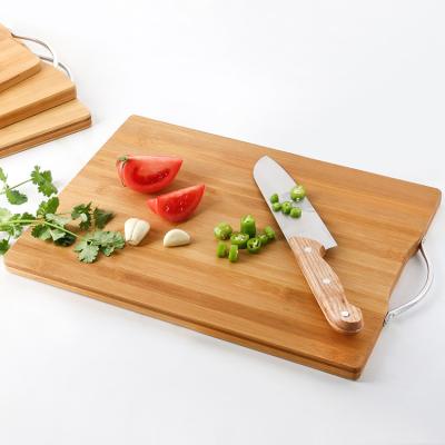 China Sustainable Hot Sale Cutting Board With Metal Handle Bamboo Kitchen Utensil for sale