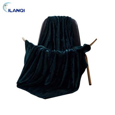 China Sofa Blanket With Good Price Green Light Weight Polyester Velvet Single Throw Flannel Warm Knitted Blanket Throw Knit for sale