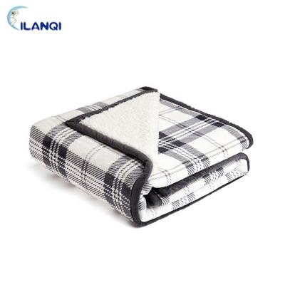 China Black And White PASSIONATE Plaid Wool Soft Warm Throw Weighted Blanket Mermaid Adult Adult Blanket for sale