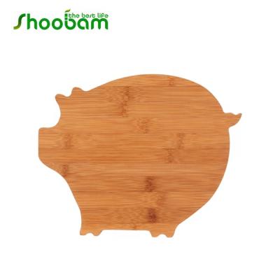 China Sustainable Shape Pig Bamboo Animal Cutting Board for sale