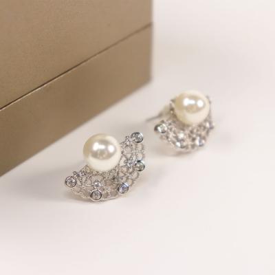 China 2022 Fashion Heart Shaped Fancy Pearl Jewelry Wholesale Trendy Stud Earrings S925 Sterling Silver Earrings For Women for sale