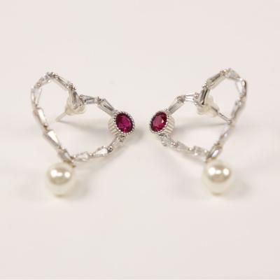 China 2022 TRENDY Trendy Jewelry 18k Real Gold Plated Fancy Heart Shaped Pearl Stud Earrings S925 Sterling Silver Earring for sale