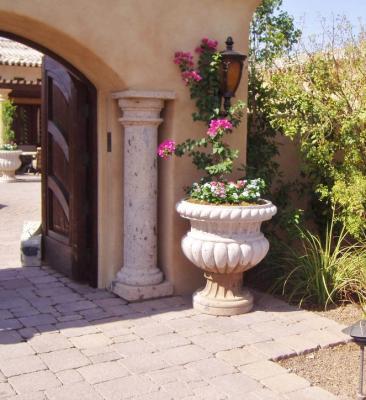 China Cantera Solid Stone Column for sale