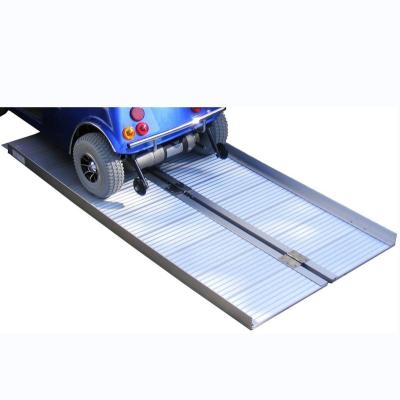 China Manufacturer Supply Good Quality Portable Aluminum Folding Wheelchair Ramp 122x73 for sale