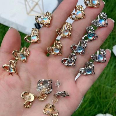 China TRENDY Fashion Cute Heart Earring Stud Heart-Shaped Earrings Moonstone Earrings Women Jewelry for sale