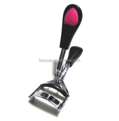 China Popular Black PP Handle With Pink Cute Heart Decorating Carbon Steel Eyelash Curler for sale