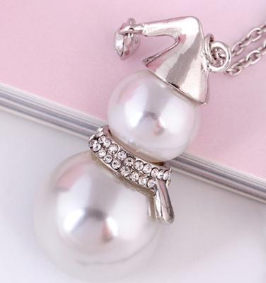 China Cute Luxury Pearl Initial Pendant Necklace Non Tarnish Necklace Freshwater Pearl Necklace Christmas Snowman for sale