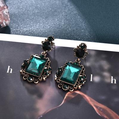 China Beautiful Crystal Beautiful Noble Woman Lady Butterfly Stud Earrings Simple Elegant FASHIONABLE Rhinestone Stud Earrings for sale