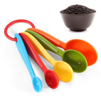 China 5 viable pieces of colorful plastic measuring cups and spoons set for sale