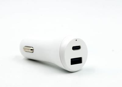 China Type C en QC2.0-Witte Kleur Één van de Autolader 5V 3A USB-Kunststof Te koop