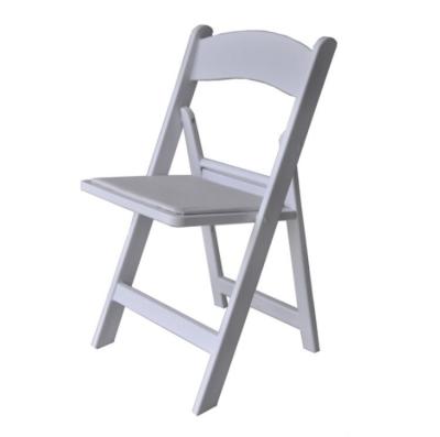 China Contemporary Good Quality Outdoor Wedding Foldable Event Chair Wimbledon Garden Chairs White Resin Plastic Plastic Folding Chair for sale