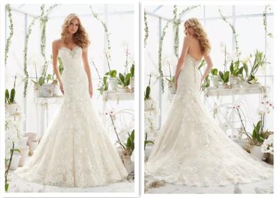 China Custom noble style off white a line brides wedding dress with lace wrapping flower for sale