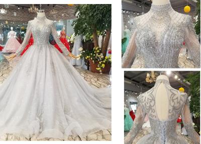 China Neues kundengebundenes Hochkragenerstklassiges graues Kristallendstückbankett bewirtet langärmliges Hochzeitsluxuskleid zu verkaufen