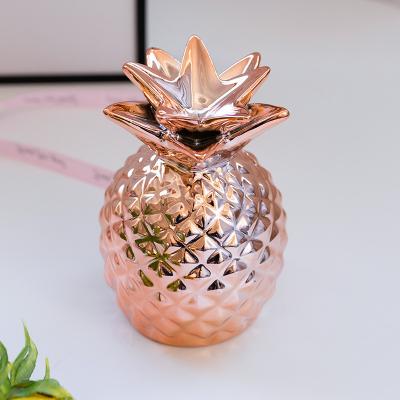 China European style home decoration accessories pineapple decoration gold plated ceramic piggy bank for decoration home crafts for sale