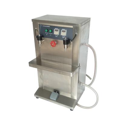 China Electric Self-priming Double Head Beverage Wine Vinegar Beverage Quantitative Filling Filling Machine for sale