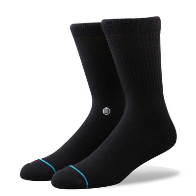 China Factory wholesale price 2021 men's newest cotton QUICK DRY black compression custom sports socks for sale