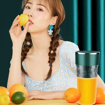 China New High Efficiency Protable Usb Blender Fruit Blender Portable Popular USB Juicer Charging Mini Multifunctional Electric Fruit Juicer Hand For Kitchen Household for sale