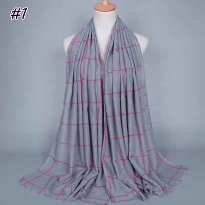 China Arab Plaid Pashmina Dubai Hijab Viscous Pure Color Muslim Hijab Supplier Merchant Amazon Cotton Scarf Shawl Plaid for sale