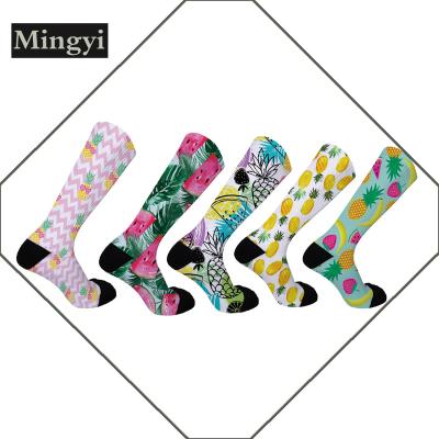 China 3D Digital QUICK DRY Custom Breathable Print Fruit Seamless Funny Men Crew Fashion Sublimation Sporty Socks for sale