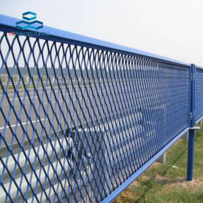 China Easily Assembled 2019 New Expanded Metal Gates And Gate / Small Hole Expanded Metal Enclosure for sale