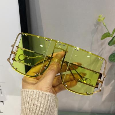 China Fashion sunglasses 2021 new style high fashion luxury oversized sunglasses for women female female wholesale retail for sale