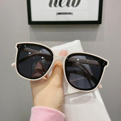 China Fashion China Sunglasses Customize Classic Logo Fashion Man Womens Rivet Shades Unisex Sunglasses for sale