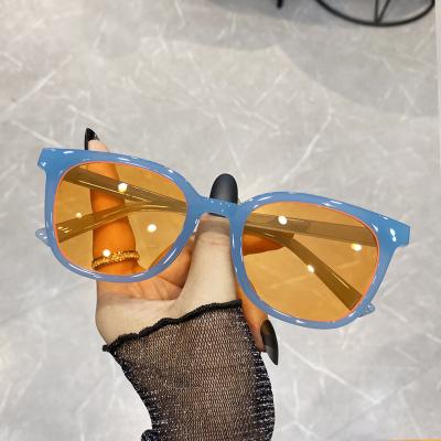 China Fashionable and Durable 2021 New Arrival Wholesale Street Beaten Fashion Women Sunglasses Vintage Sun Glasses for sale