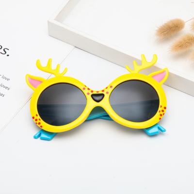 China Fashion Trendy And Durable Green Frame Lovely Kids Polarized Lenses Rubber Sun Shading Sunglasses For Boys And Girls for sale