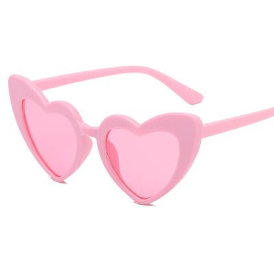 China 2021 Heart Kids Sun Glass Boys Girls Love Heart Shape Sunglasses for sale