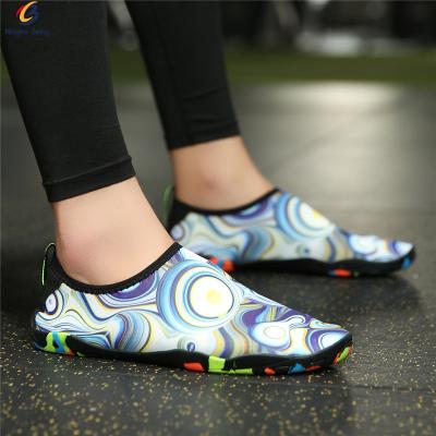 China New Breathable Water Printing Anti-Smell Proof Shoes Men Aqua Shoes Beach Swimming Shoes for sale