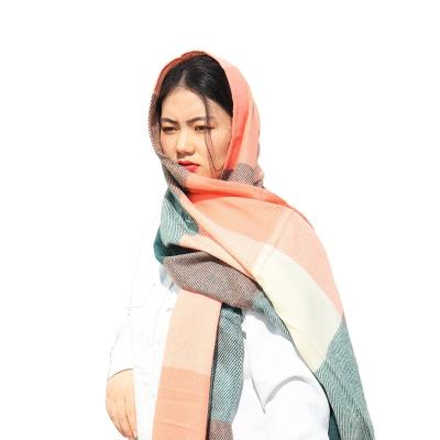 China Simple LONG cotton hijab tank top cotton scarves shade grid with tassel muslim women hijab women shawl women scarf for sale