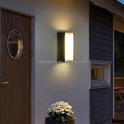 China 2022 Hot Selling Nordic Garden Style Corridor Decoration Long Lifespan European Outdoor Wall Lights for sale