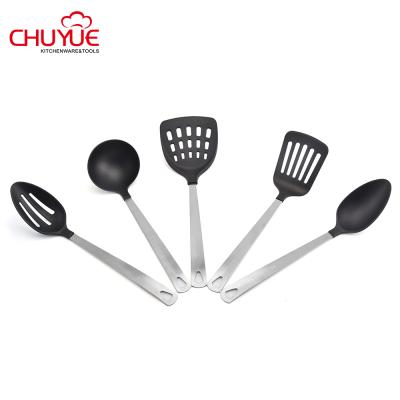 China Sustainable 5pcs Stainless Steel Handle Kitchen Cooking Nylon Utensil Set for sale