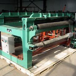 China Husbandry PVC Coated Welded Bobbin Hexagonal Wire Netting Machine for sale