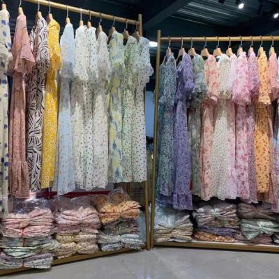 China Second-hand clothing international bales dress women summer winter used clothes silk cotton second-hand loose clothing for sale