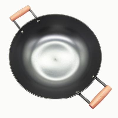 China Durable Non-Stick Traditional Cast Iron Woks Durable Chinese Wok With Wooden Handle for sale