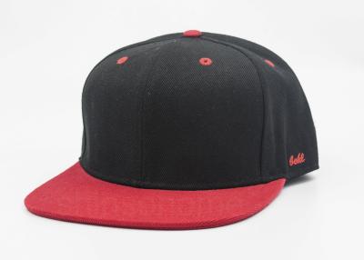 China Blank Youth Flexfit Baseball Hats 6 Panel Stretch Cotton Black With Red , Flat Bill Hat for sale