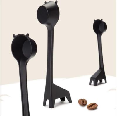 China Lovely Coffee Bean Powder Quantitative Spoon Home Bar Tea Store Coffee Cartoon Giraffe Creative ABS Stocked Spoon for sale