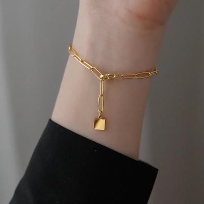 China Wholesale FASHIONABLE Gold Plated Custom Charm Stainless Steel Bracelet Square Pendant Chain Bracelet for sale