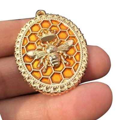 China Europe Custom Bee Shape Enamel Hard Lapel Pin Of Golden Plating Enamel Pins Badge For Children's Study for sale