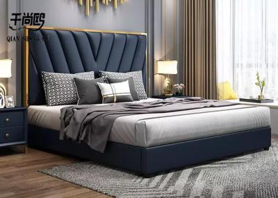 China Pu-het Metaaldecoratie van Size Upholstered Beds van de Luxekoning het Klassieke Stikken Te koop