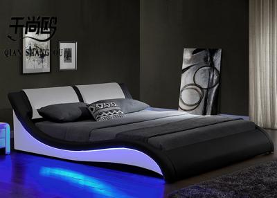 Chine Morden brillant des lumières de Crystal Button Leather Bed With LED à vendre