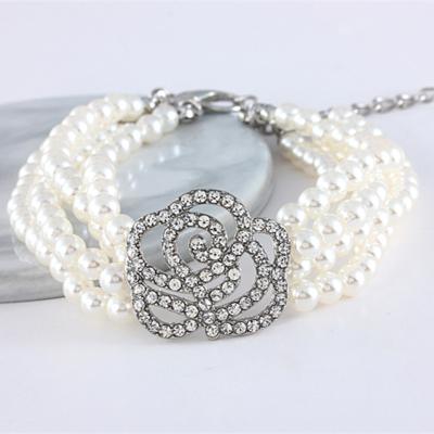 China Rose Diamond Jewelry Cat Decoration Accessories Dog Pearl Collar Puppy Pet Collar Products Supplier JEWELED for sale