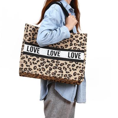 China Fashion Large Capacity Shopping Bag Canvas Leopard Tote Bag For Women Customized for sale