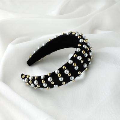 China Fashionable Band New Hair Styles Personality Going Hot Selling Headbands New For Girls Rivet Sponge Hairband Fashion Headband for sale