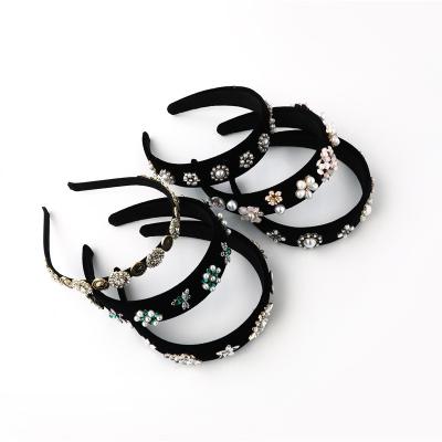 China 2021 Trendy Hair Band Wholesaler Women Stunned Headbands Crown Pearl Headband Girls Flower Rhinestone Head Bands Hair Accessories for sale