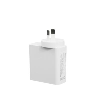 China UniversalÂ   Universal Left Quick Charge 2 65w Type C PD Travel Adapter Charger With High Quality for sale