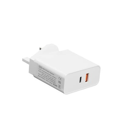 China UniversalÂ   Hot Selling Type C Charger Wall PD 65w Mobile Phone Charger Usb Fast Charger for sale